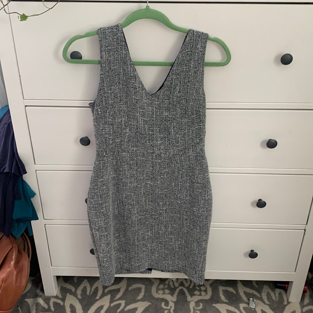 Banana Republic size 4P white and navy blue knitted dress.